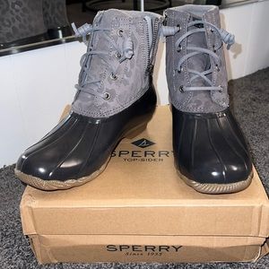 NEW with BOX Sperry Saltwater Cheetah Grey Womens Duck Boot